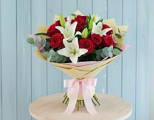 Букет цветов из:  Лилии и Розы в Рылеево