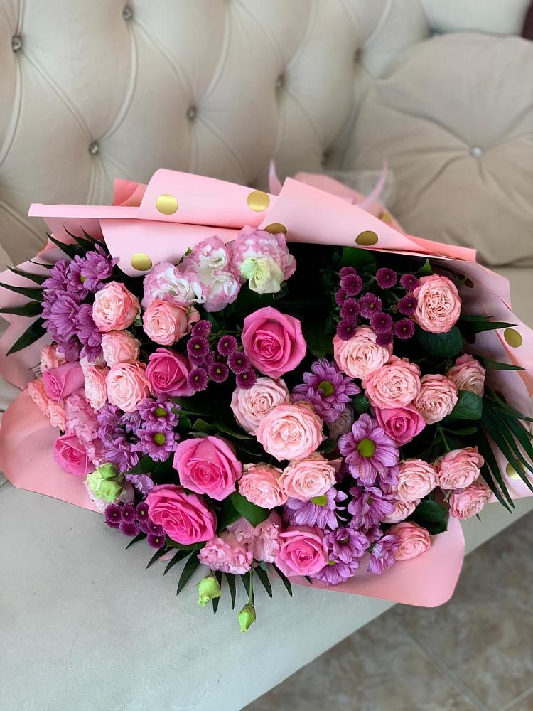 Букет цветов из: Хризантемы, Розы и Лизиантусы в Рылеево