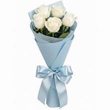 Букет 5 Белых роз Проуд в Рылеево