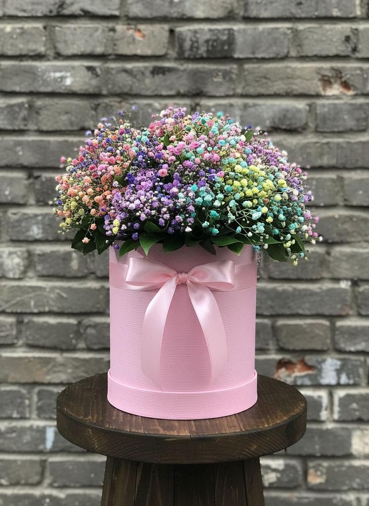 Цветочная композиция из Гипсофила и Розы в шляпной коробке в Рылеево