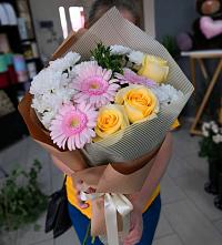 Букет цветов из:  Герберы, Розы и Хризантемы в Рылеево