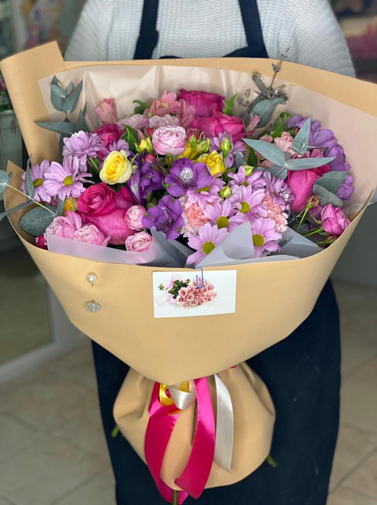 Букет цветов из: Хризантемы, Гвоздики и Альстромерии в Рылеево