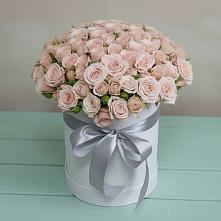 Цветочная композиция из Розы в шляпной коробке в Рылеево