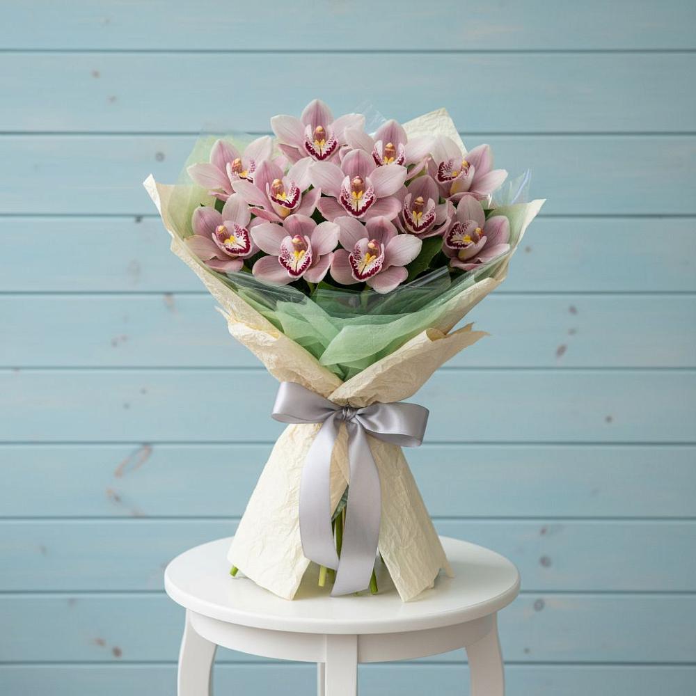 Букет цветов из: Орхидеи и Розы в Рылеево