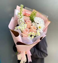 Букет цветов из:  Хризантемы и Розы в Рылеево