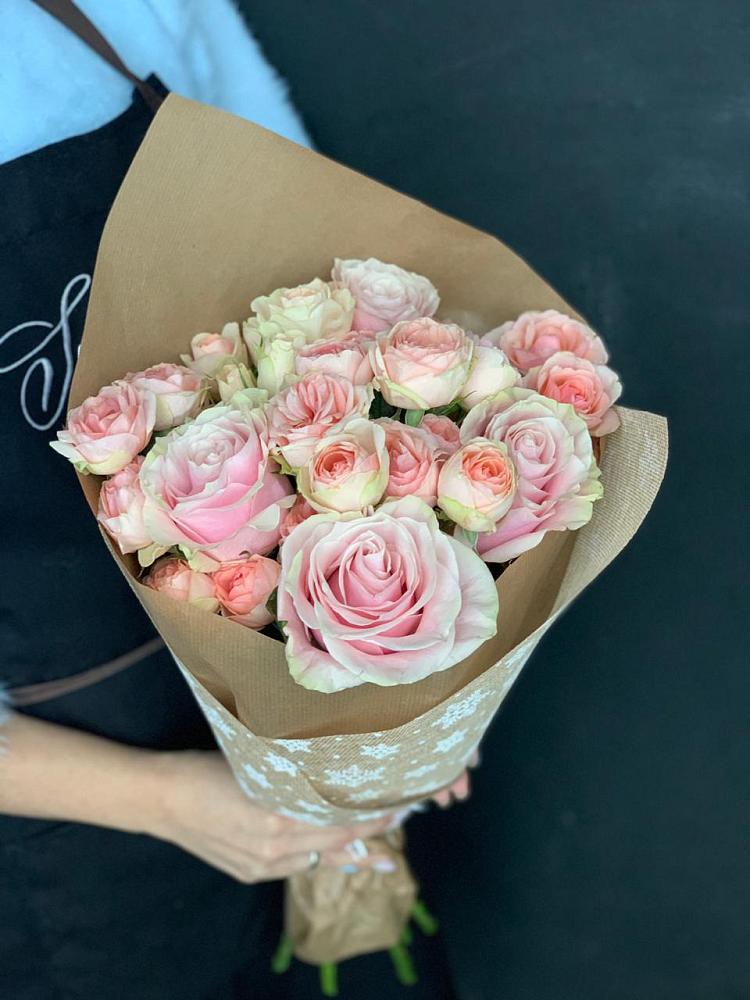 Букет цветов из: Хризантемы и Розы в Рылеево