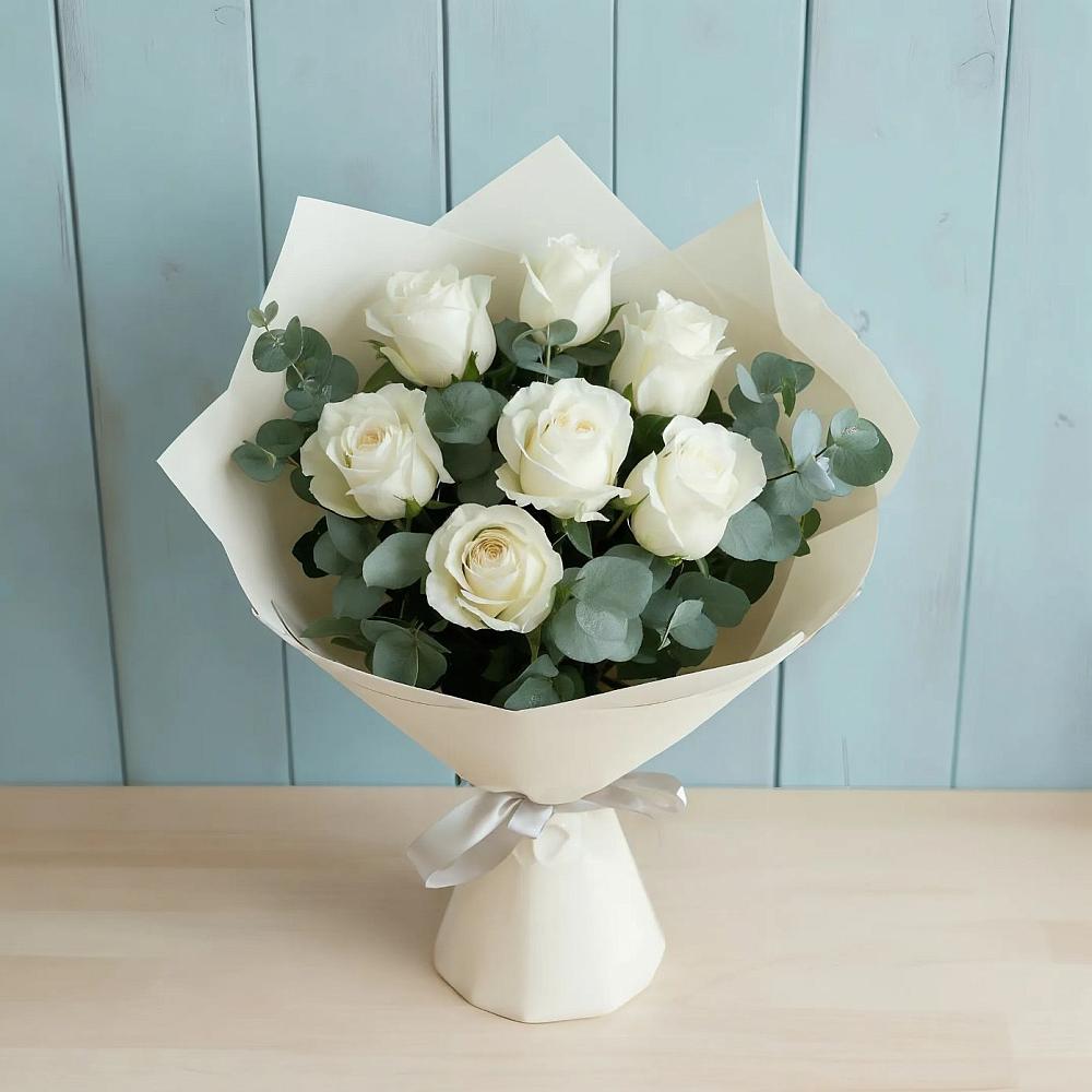 Букет Белые розы в Эвкалипте в Рылеево