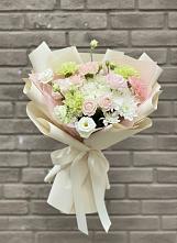 Букет цветов из:  Гвоздики, Розы, Лизиантусы и Хризантемы #REPLACE_PRED# Рылеево