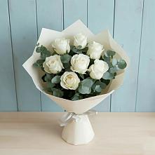 Букет Белые розы в Эвкалипте в Рылеево