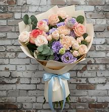 Букет цветов из:  Розы, Лизиантусы и Гвоздики в Рылеево